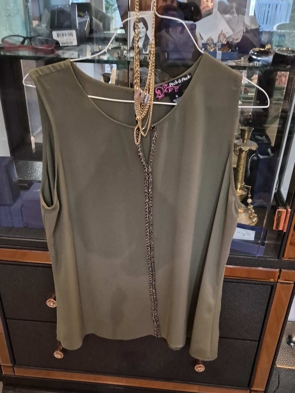 Peck & Peck Olive Sleeveless Blouse with Chain Accent!NWOT!!